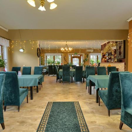 Zajazd Karlow Restauracja & Pokoje Goscinne المظهر الخارجي الصورة