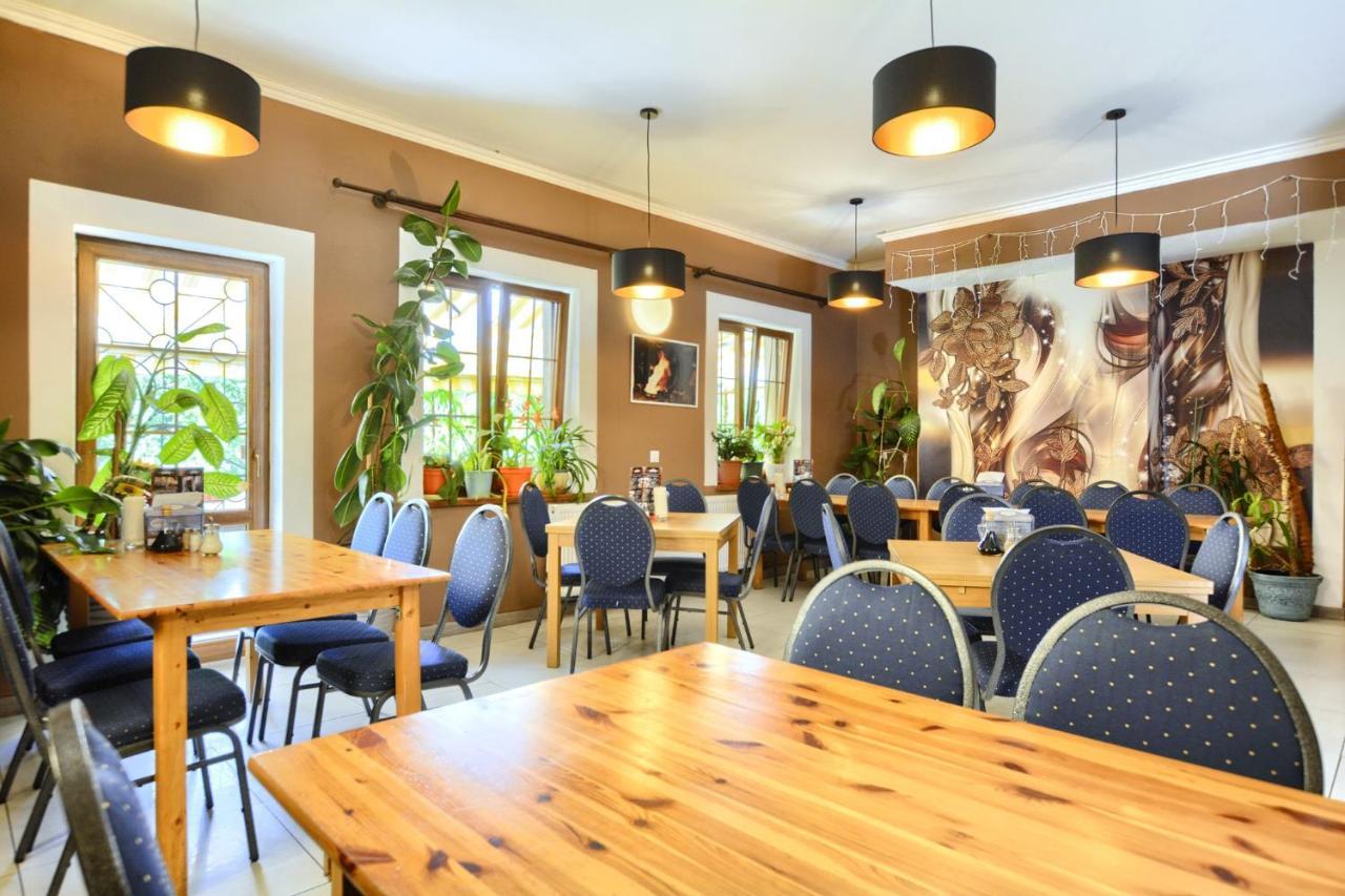 Zajazd Karlow Restauracja & Pokoje Goscinne المظهر الخارجي الصورة